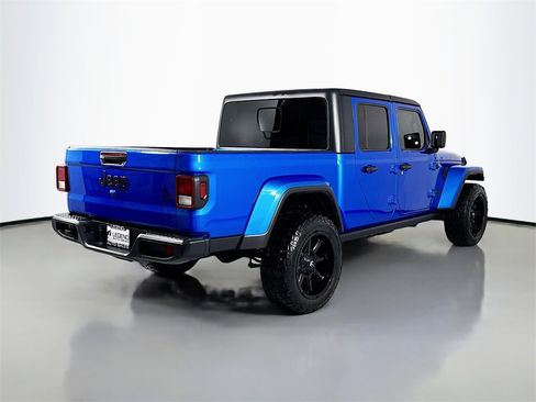 Used 2022 Jeep Gladiator Willys image 5