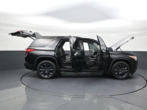 Used 2021 Chevrolet Traverse RS FWD image 30