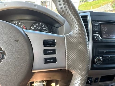 Used 2015 Nissan Frontier SV AWD/4WD image 21
