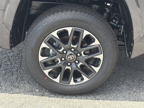 New 2026 Toyota Tundra Limited AWD/4WD image 21