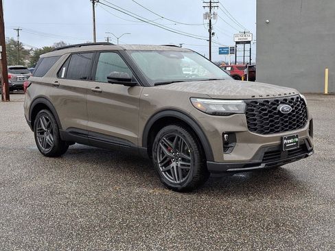 New 2026 Ford Explorer ST-Line w/ ST-Line Street Pack image 2