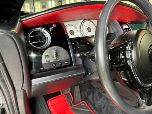 Used 2017 Rolls-Royce Dawn image 38