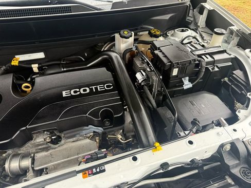 Used 2018 Chevrolet Equinox Premier image 46