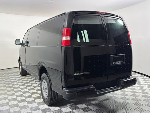 Used 2018 Chevrolet Express 2500 w/ Driver Convenience Package RWD image 7