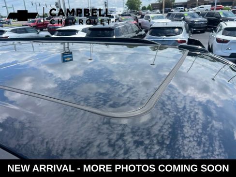 Used 2022 Chevrolet Tahoe Z71 w/ Luxury Package AWD/4WD image 15