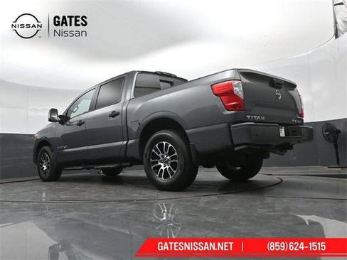Used 2024 Nissan Titan SV w/ SV Convenience Package image 41