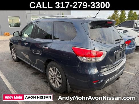Used 2015 Nissan Pathfinder SV w/ Trailer Tow Package FWD image 4