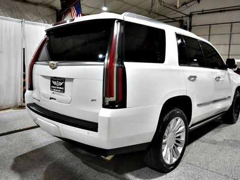 Used 2016 Cadillac Escalade Platinum AWD/4WD image 6