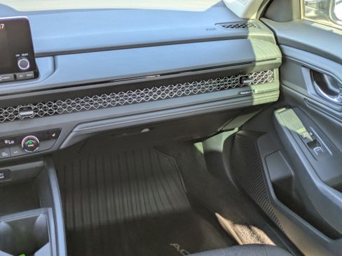 Used 2023 Honda Accord EX image 18