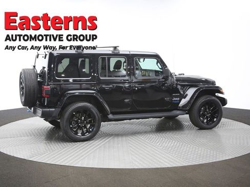 Used 2022 Jeep Wrangler Unlimited Sahara AWD/4WD image 41