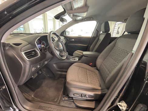 Used 2024 Chevrolet Equinox LT FWD image 2