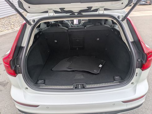 Certified 2025 Volvo V60 B5 Cross Country Plus image 31