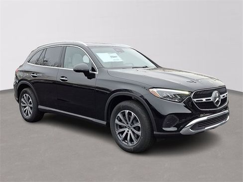 New 2026 Mercedes-Benz GLC 300 4MATIC image 3