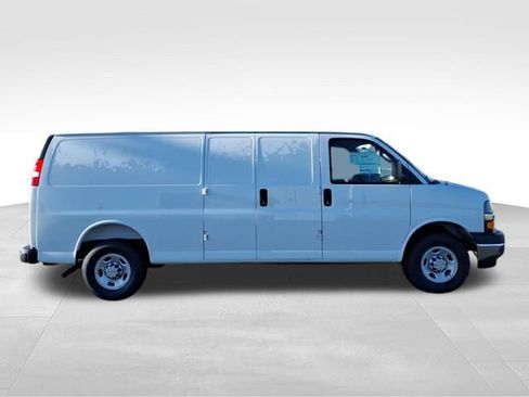 New 2026 Chevrolet Express 2500 Extended w/ Enhanced Convenience Package RWD image 2