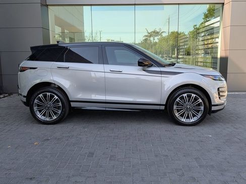 Used 2026 Land Rover Range Rover Evoque Dynamic SE image 4