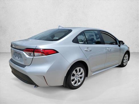 Used 2024 Toyota Corolla LE FWD image 5