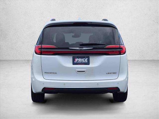 Used 2022 Chrysler Pacifica Limited FWD image 6