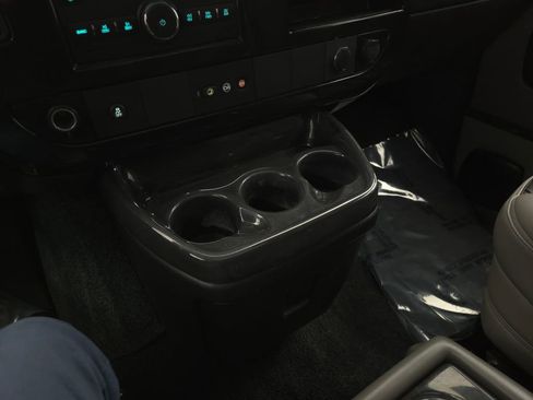 Used 2014 GMC Savana 1500 image 23