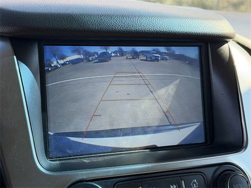 Used 2018 Chevrolet Tahoe LT image 19