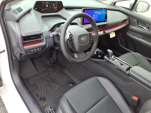New 2026 Toyota Prius Plug-In Hybrid FWD image 4