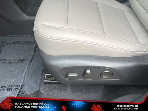 Certified 2026 GMC Acadia Elevation w/ Elevation Premium Package FWD image 12