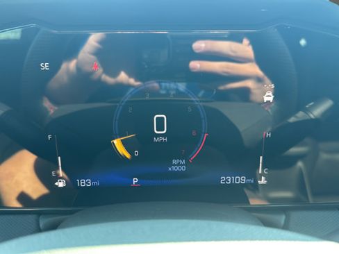 Used 2025 Chevrolet TrailBlazer RS w/ Convenience Package FWD image 18