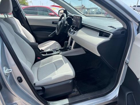 Used 2024 Toyota Corolla Cross L FWD image 12