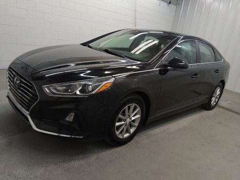 Used 2019 Hyundai Sonata SE FWD image 2