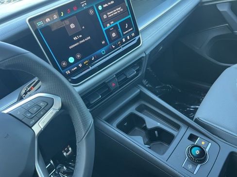 New 2026 Volkswagen Tiguan SE R-Line FWD image 18