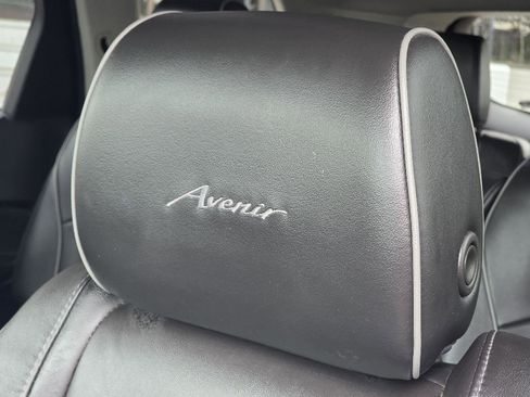 Used 2020 Buick Enclave Avenir w/ Avenir Technology Package AWD/4WD image 46