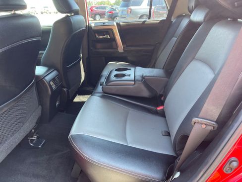 Used 2020 Toyota 4Runner SR5 Premium RWD image 12