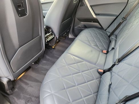 Used 2023 BMW iX M60 image 32