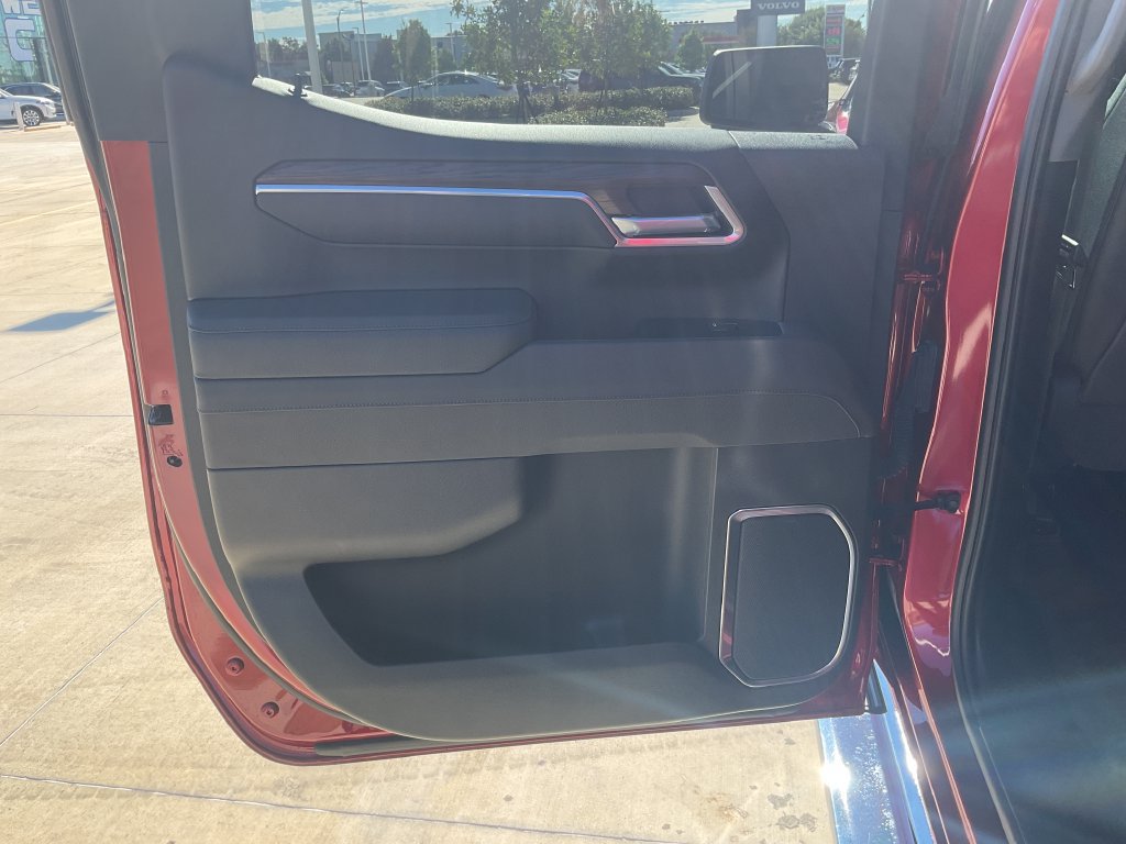 Used 2026 GMC Sierra 1500 SLT AWD/4WD image 14