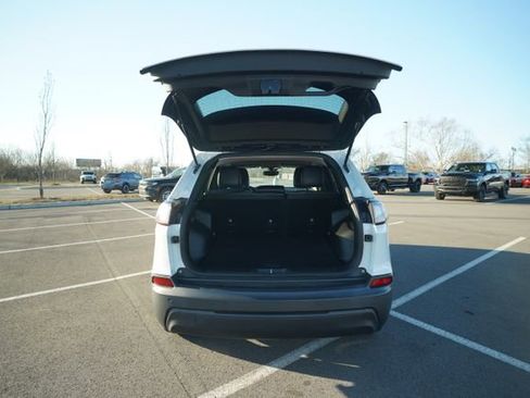 Used 2021 Jeep Cherokee Latitude Plus image 16