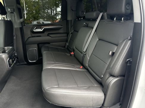 Used 2022 GMC Sierra 1500 SLT w/ SLT Convenience Package AWD/4WD image 23
