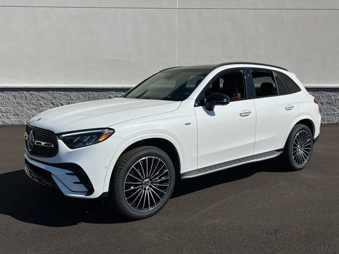Used 2025 Mercedes-Benz GLC 350e 4MATIC image 1