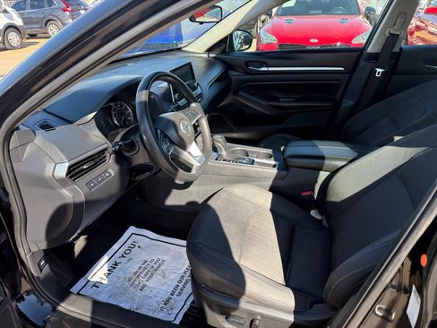 Used 2022 Nissan Altima 2.5 SV image 10