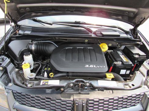 Used 2015 Dodge Grand Caravan SXT FWD image 41