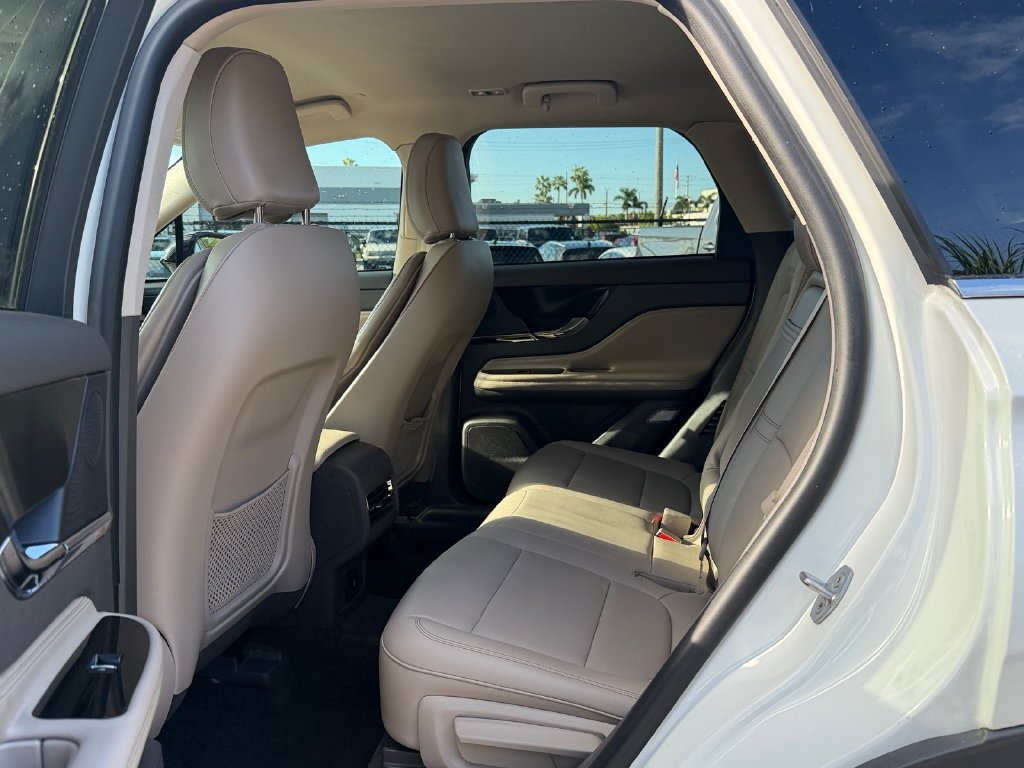 Used 2023 Lincoln Corsair FWD image 8
