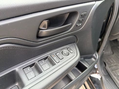 Used 2024 Honda Odyssey Sport image 14