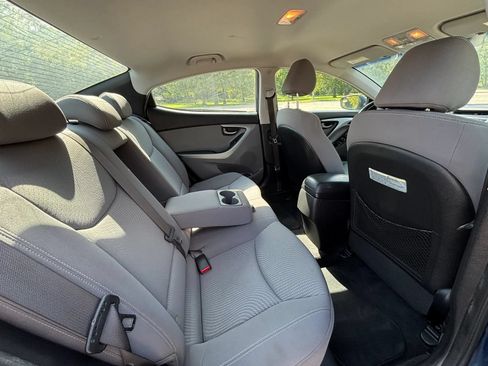 Used 2014 Hyundai Elantra SE FWD image 15