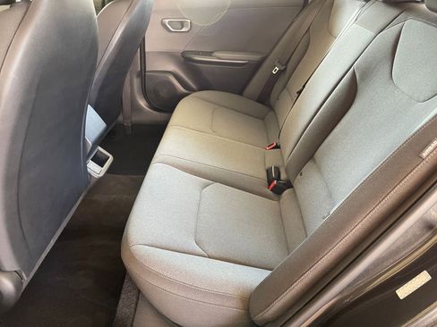 Used 2025 Kia K4 LXS image 24