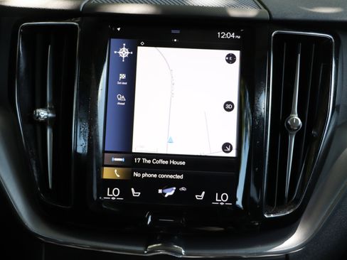 Used 2020 Volvo XC60 T6 Momentum w/ Protection Package image 20