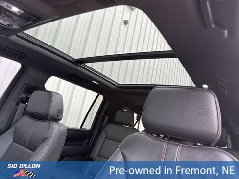 Used 2022 Chevrolet Suburban RST w/ Luxury Package image 17