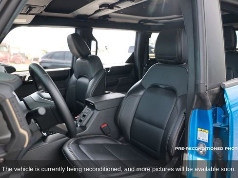 Used 2025 Ford Bronco Badlands image 11