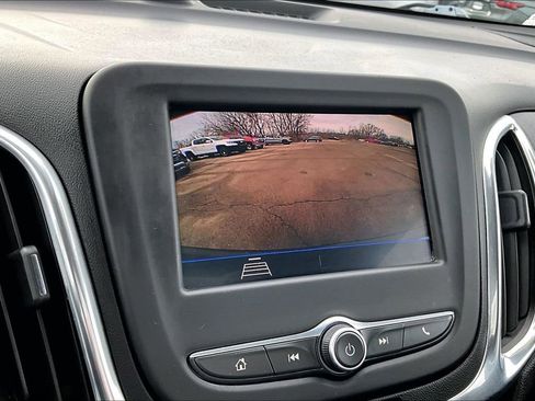 Used 2020 Chevrolet Equinox LT w/ Driver Convenience Package image 17