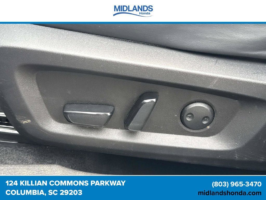 Used 2025 Mitsubishi Outlander SE FWD image 11