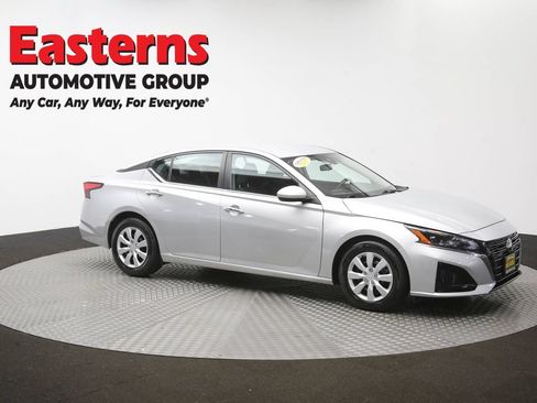 Used 2023 Nissan Altima 2.5 S FWD image 46