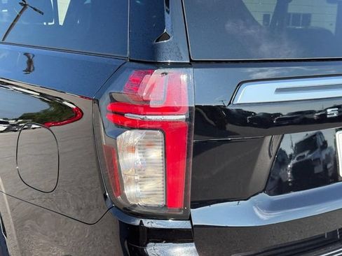 Used 2021 Chevrolet Suburban High Country w/ Premium Package 2 RWD image 8
