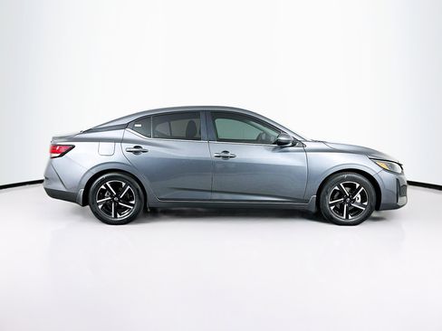 Used 2024 Nissan Sentra SV image 10